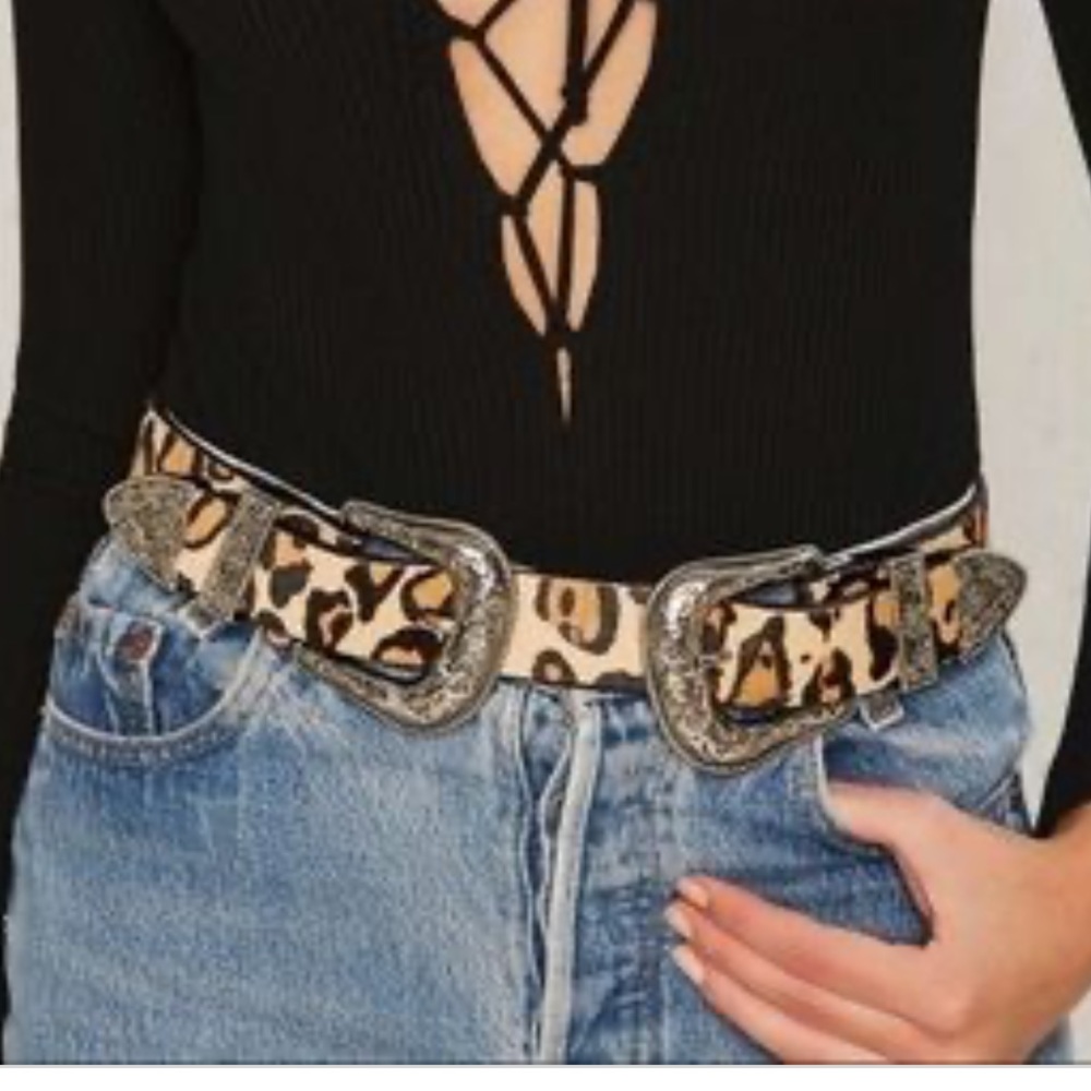 B-low the belt leopard belt